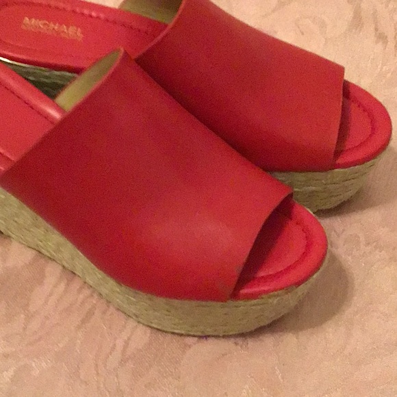 MICHAEL KORS WEDGE SANDEL - Picture 3 of 4